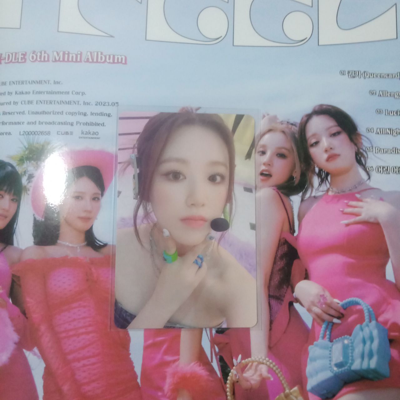 Gidle Th Mini Album I Feel Photobook Ver Off