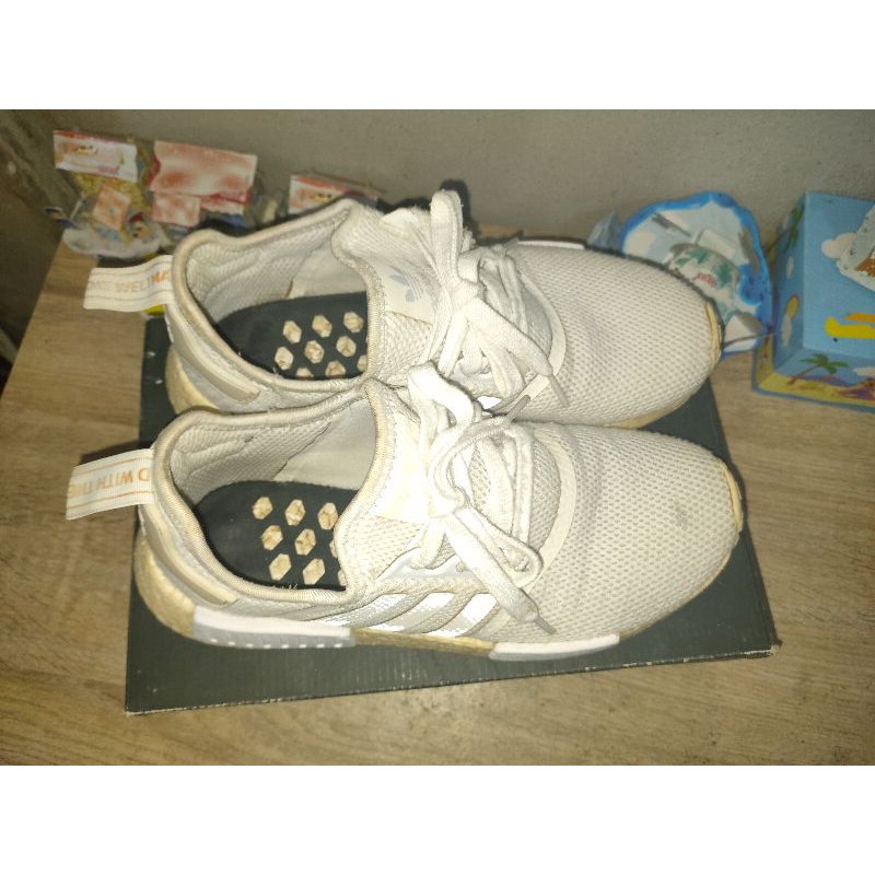 Adidas nmd r1 ของแท้มือสอง