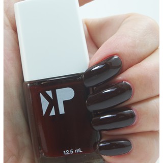 KP Premium Nail Polish - Glossy | Vampy Red (G011) | ยาทาเล็บเกรดพรีเมี่ยม แบบเงา | สีแดงเข้มเกือบดำ |