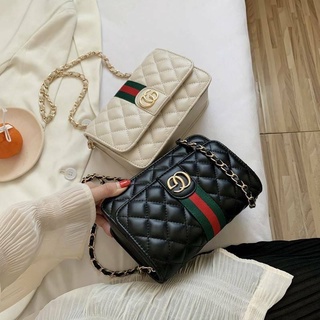 กระเป๋าสะพายข้าง Gucci  มี ขาว และ ดำ