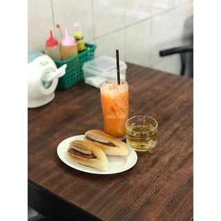 ร้านเอมโอช ขนมปังเวียดนาม ขนมปังสอดไส้หมูยอกับกุนเชียง ขนมปังญวน 1 แพ็ค มี 10 ชิ้น