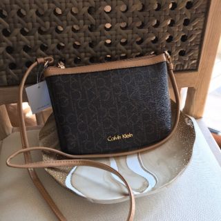 Calvin klein mini crossbodyBag 
กระเป๋าสะพายทรงครอสบอดี้