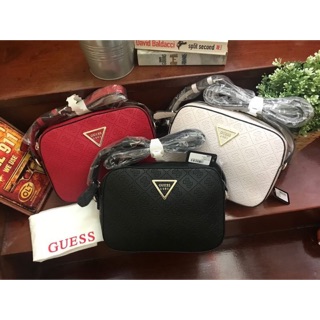 กระเป๋าสะพายoutlet guess