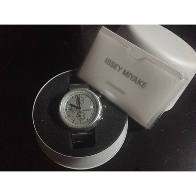 นาฬิกา Issey Miyake Tropazoid silver ยังไม่เคยใส่นอกจากลอง เปลี่ยนแบตเตอรี่แล้ว