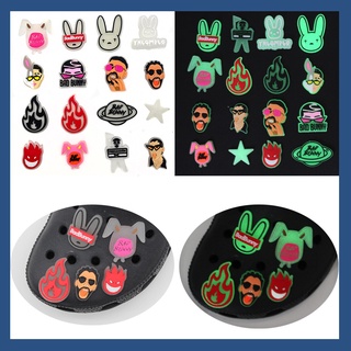 Rogue Rabbit Jibbitz อุปกรณ์เสริมรองเท้าแตะ CROCS   pvcลายการ์ตูนอนิเมะ ชั้นวางรองเท้า shoe charms diy accessories