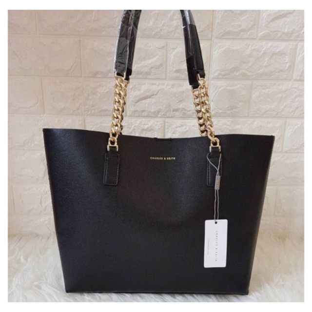 charles & keith oversized chain strap bag