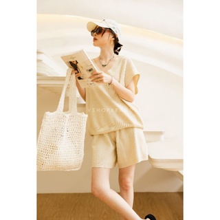 พร้อมส่ง 🛋️2 color 🛏️Set เสื้อไหมพรมคอวี+กางเกงขาสั้น📺 v R261