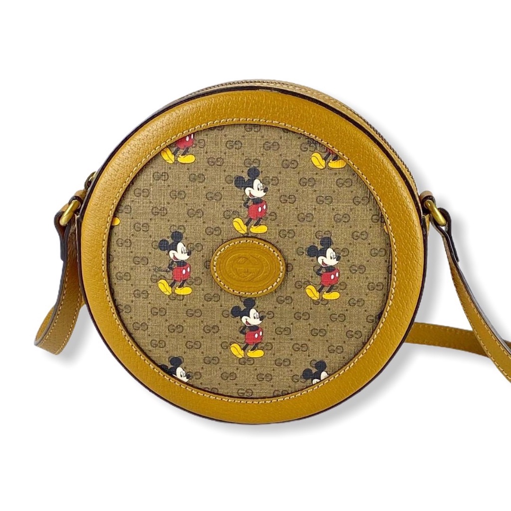 กระเป๋าสะพายข้างทรงกลม แบรนด์ กุชชี่ Gucci รุ่น Gucci x Mickey Round Shoulder Bag สีเบจ