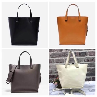 กระเป๋าสะพาย Charles structured tote bag