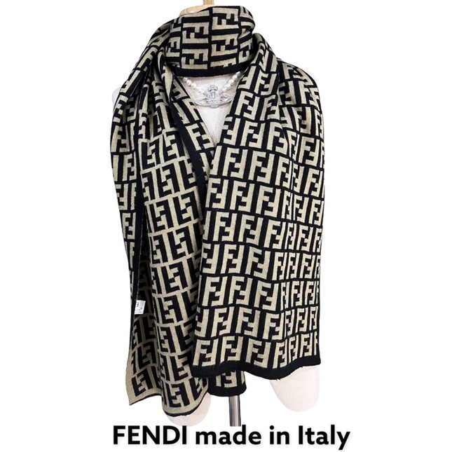 FENDI made in Italy 🇮🇹 ผ้าพันคอแบรนด์เนมมือสองแท้