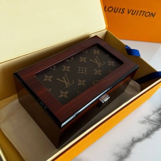 กล่องนาฬิกา LOUIS VUITTON WATCH CASE in monogram ( ตัวแผ่นรองที่ใส่นาฬิกาสามารถเอาออกมาได้ )💛