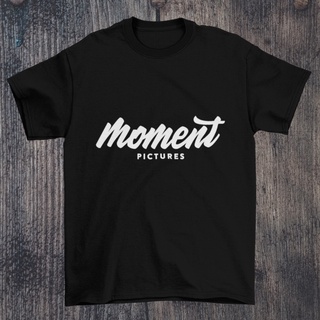 เสื้อยืดแขนสั้นลาย[momentum]  เนื้อผ้าฝ้าย ใส่สบาย ระบายอากาศดี ใส่ได้ทั้งผู้ชายและผู้หญิง