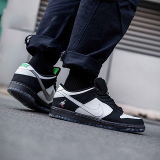 NIKE DUNK SB WHITE/BLACK