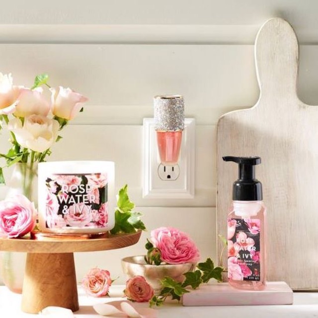 Wallflowers [1]ตัวน้ำหอมใช้ร่วมกับปลั๊กเสียบ Bath&body Works น้ำหอมบ้าน ...