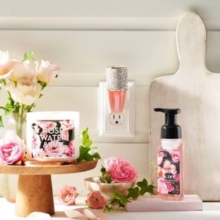 Wallflowers Refill น้ำหอมปลั๊กเสียบ Bath & Body Works | กลิ่นหอมฟุ้งยาวนาน เติมความหอมทั่วบ้าน
