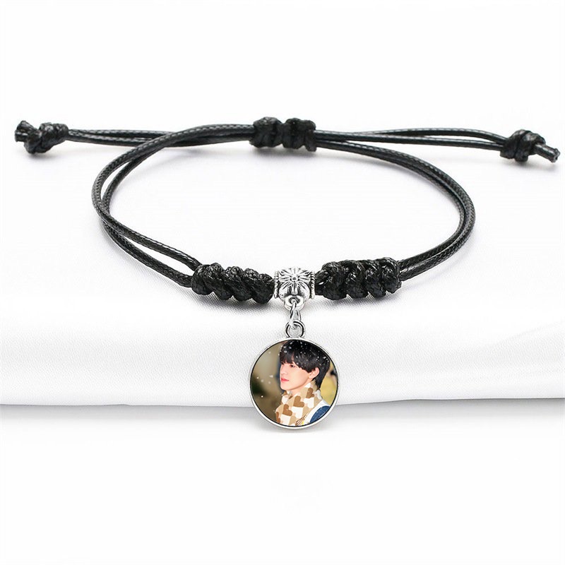 (ซื้อ 1 แถม 1) สร้อยข้อมือพิมพ์ด้วย Truong Trach Vu Family TF Idol cpop Idol แฟชั่นอุปกรณ์เสริมที่ไม