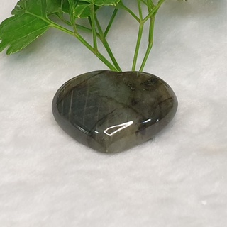 หินหัวใจ หินเสริมฮวงจุ้ย หินลาบราโดไรต์ (Labradorite) หินพ่อมด หินหัวใจลาบราโดไรต์  หินพ่อมด หินมงคลรูปหัวใจย