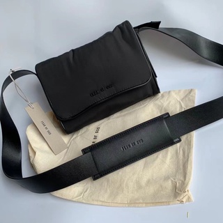 กระเป๋าสะพายข้าง FEAR OF GOD CROSSBODY BAG งานสวย สไตล์เรียบๆ ใช้ได้ตลอดกาล ถ่ายสดจากสินค้าจริง ขนาด9x7นิ้ว