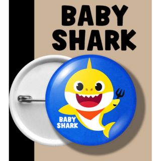 เข็มกลัดกลม เบบี้ ชาร์ค BABY SHARK พื้นน้ำเงิน เดี่ยวถือส้อม