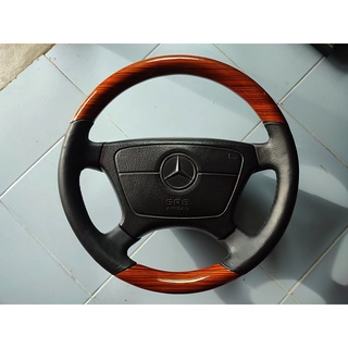 พวงมาลัย Benz  w124 มือสอง หุ้มหนังใหม่ ลายไม้ สภาพสวยๆ พร้อม airbag เดิม