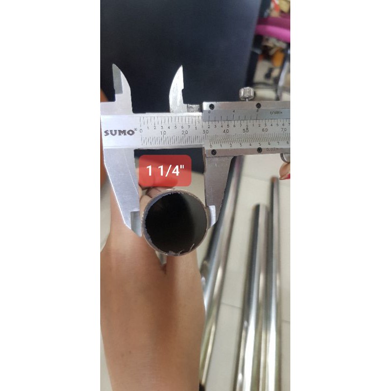 ท่อสแตนเลส 1 1/4"หนา1.2 มิล,1.5 มิลแบ่งขาย 1 เมตร เกรด 304