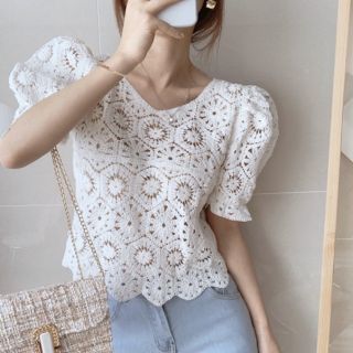 เสื้อลูกไม้ถัก เเขนตุ๊กตาใส่เเล้วน่ารัก