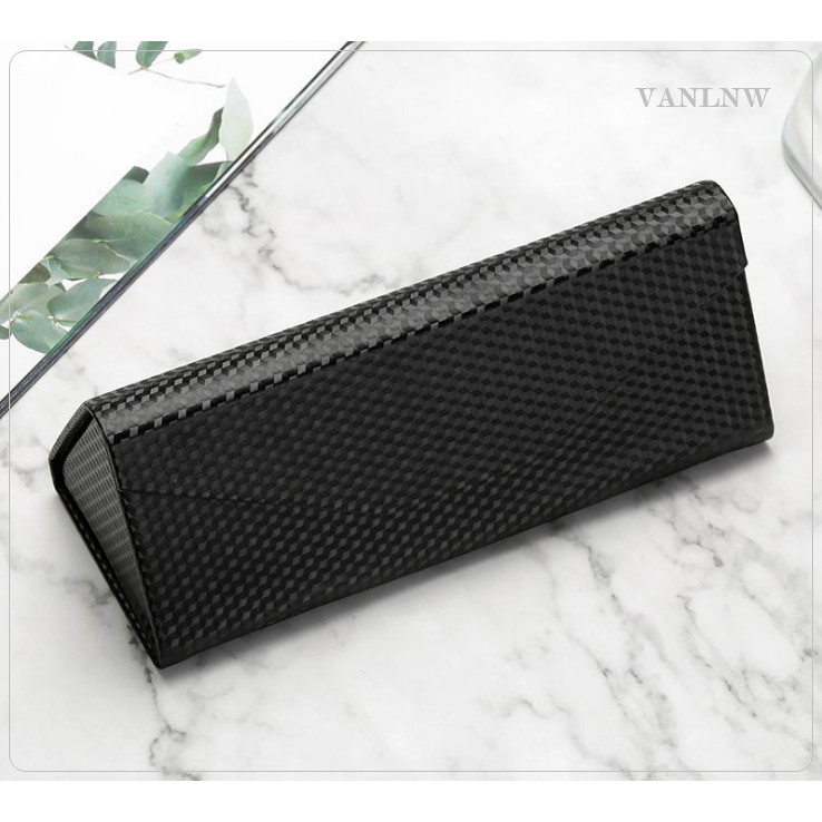 พร้อมส่ง กล่องแว่นตาพับได้ Eyewear Folding Box กล่องใส่แว่นตาพกพา ช่วยป้องกันรอยขีดข่วน แถมฟรี!! ผ้าเช็ดแว่นตาอย่างดี