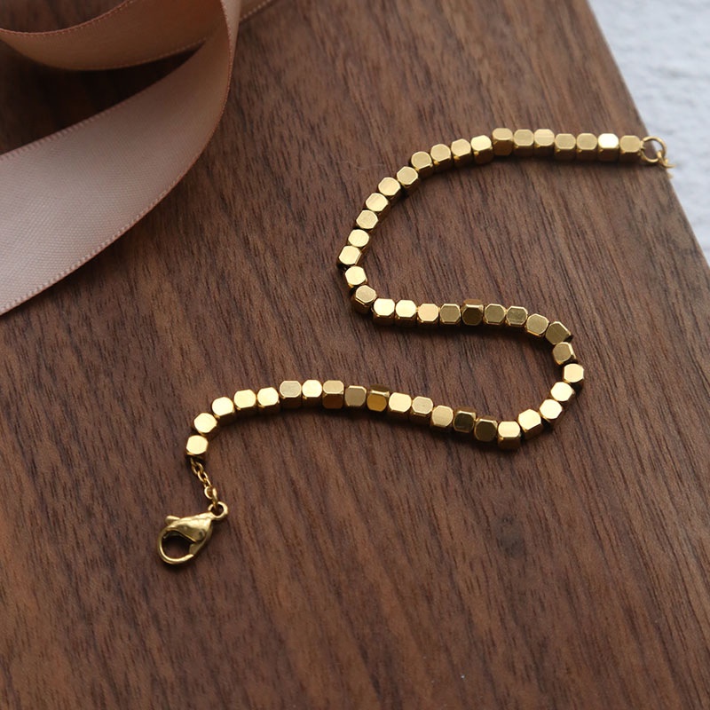 สไตล์ใหม่ ขายดี สร้อยข้อมือ ลูกปัดเหล็กไทเทเนียม ทรงสี่เหลี่ยม ขนาดเล็ก ไม่ซีดจาง ระดับไฮเอนด์