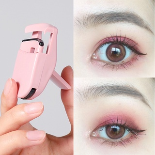 Eyelash curler / candy color / macaron color mini portable eyelash curler Beauty Make up Tool Easy to Use 2 Colors