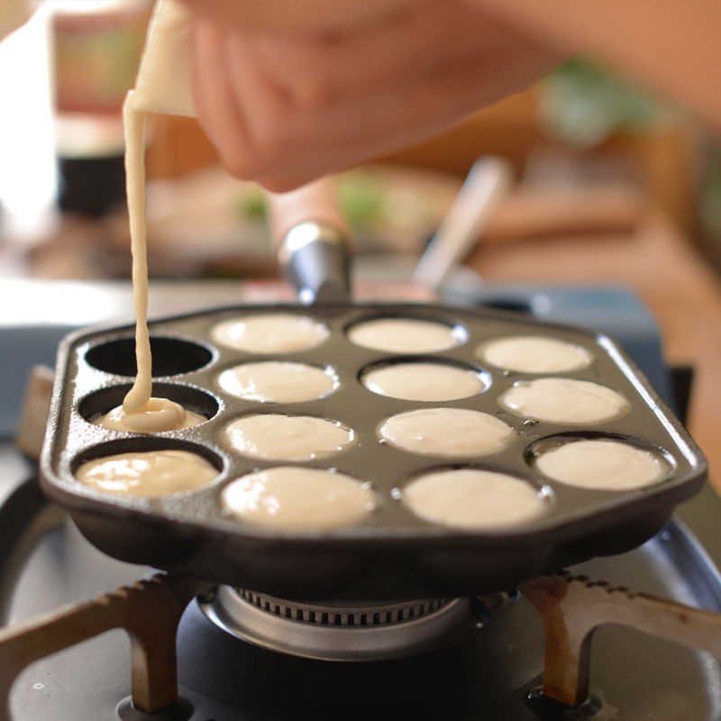 ◊℗﹉12/14 Hole Takoyaki Pan Wooden Handle Octopus Balls Fry Pan Cast Iron Mold  Household Non-Stick Frying Pan Cookware C