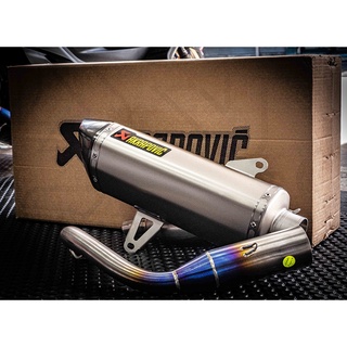 ท่อ Akrapovic titanium slip on แท้สำหรับ XMAX 300 ปีเก่าพร้อมคอไทเท ตรงรุ่น !!!