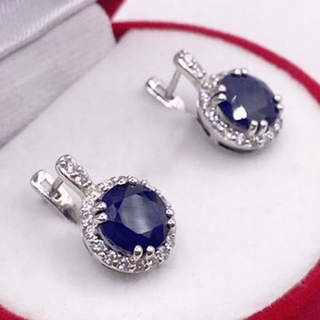 P6419 ต่างหูพลอยไพลินแท้ ( Blue sapphire ) แบบอิงลิชล็อค ตัวเรือนเงินแท้ 925 ชุบทองคำขาว