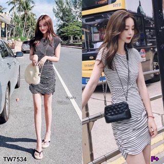 TwinsShopVip💗พร้อมส่ง TW7534 เดรสสั้นลายริ้วแต่งจับจีบ ****สอบถามก่อนสั่งซื้อ