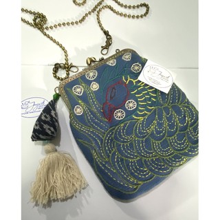 กระเป๋าใส่โทรศัพท์ กระเป๋าผ้า Collection นกยูง ‘Minimal style