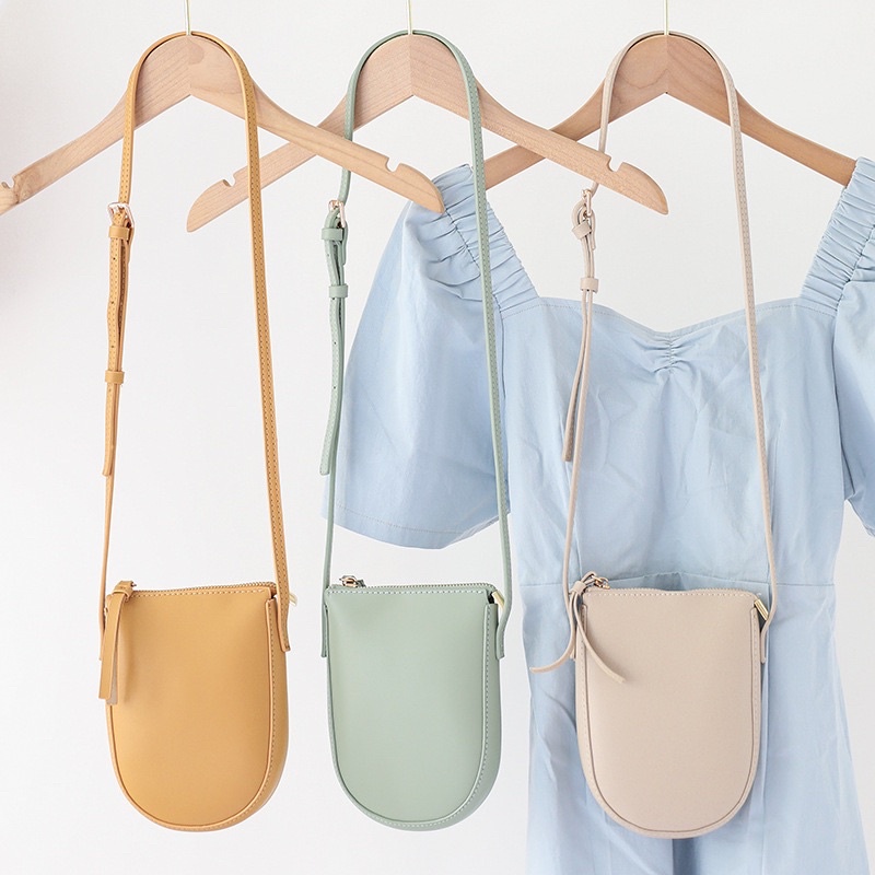พร้อมส่ง กระเป๋าสะพายข้าง ใส่โทรศัพท์ ทรงโค้งมน#935