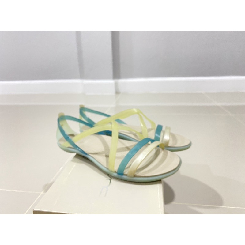 CROCS - CROCS Isabella Strappy Sandal รองเท้าลำลอง ผู้หญิง