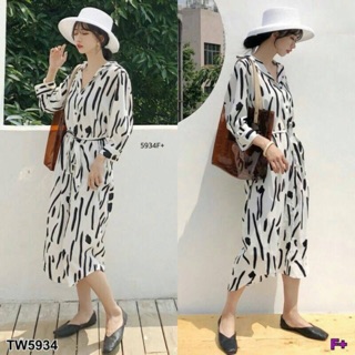 MaxiDress แม็กซี่เดรสเชิ้ตตัวยาว แขนยาว แต่งลายกราฟฟิก