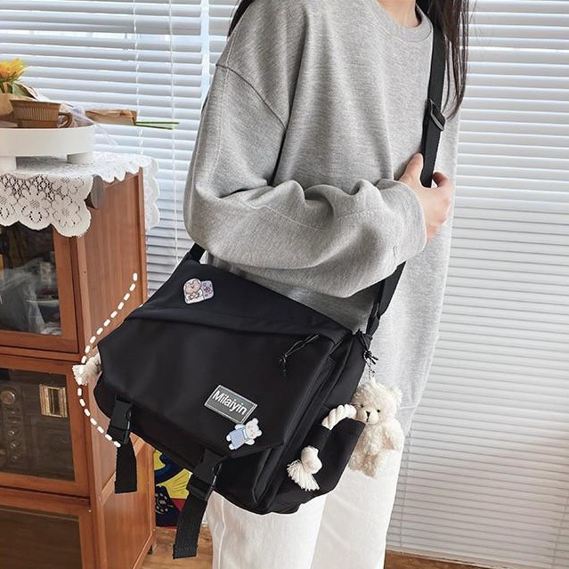 ifashionbag(IF1620) กระเป๋าสะพายข้าง ผ้าไนล่อน ใบใหญ่ **ไม่มีพวงกุญแจตุ๊กตา**
