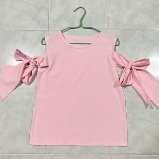 เสื้อแฟชั่น ผูกโบว์ 2 ข้างน่ารัก มือสอง อก 34