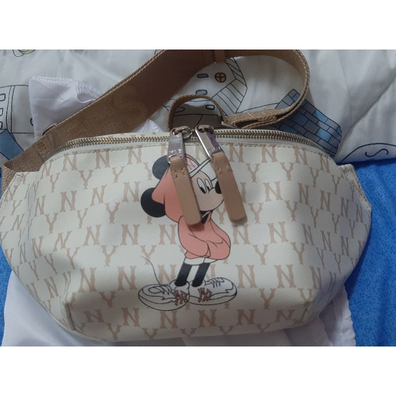 กระเป๋าคาดอก Ny มือ2