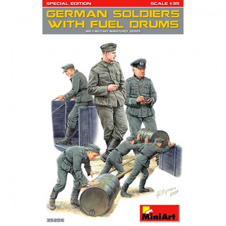 โมเดลประกอบ MiniArt 1/35 MI35256 GERMAN SOLDIERS WITH FUEL