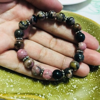 หินโรโดไนต์ 8 มม. (Rhodonite)