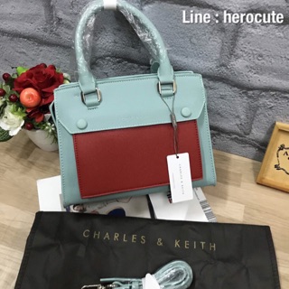 CHARLES &amp; KEITH STRUCTURED TOP HANDLE BAG ส่งฟรีEMS