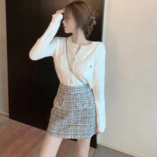 ชุดเซ็ตเสื้อไหมพรมแขนยาว + กระโปรง (จัดส่งใน15วัน)