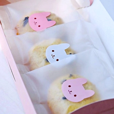 สติกเกอร์ หมี น้อยน่ารัก คละ 3 สี พาสเทล 60 ดวง Sticker ตกแต่งถุง กล่องขนม กล่องของขวัญ การ์ด