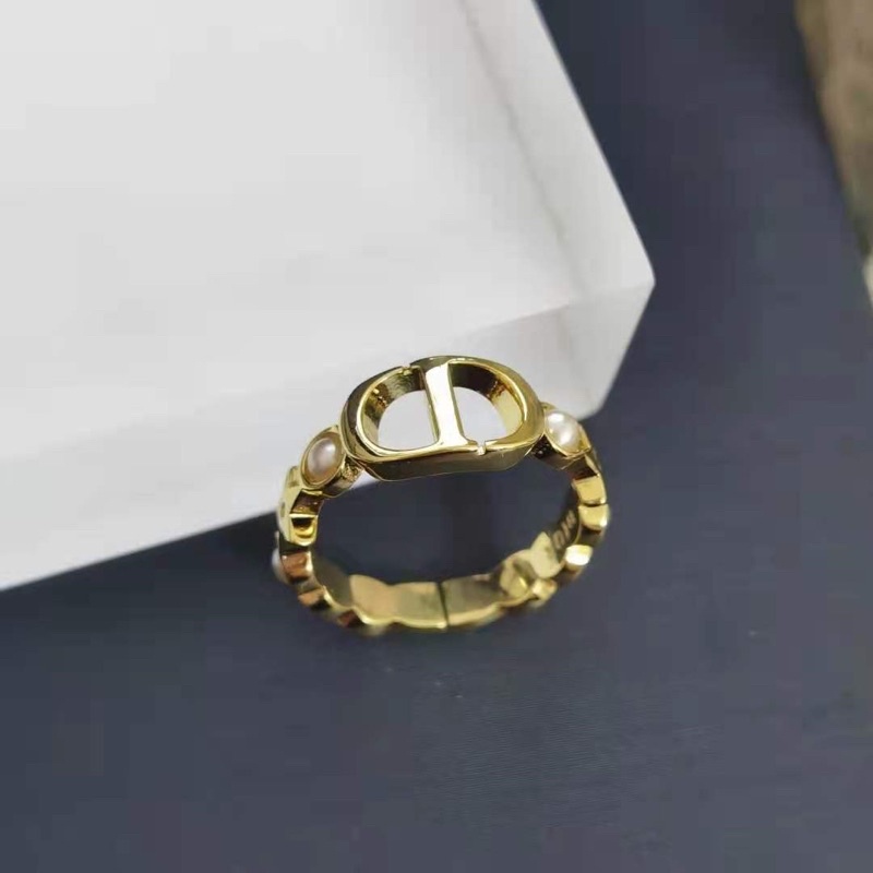 แหวนCD(ChristianDior)ฟรีไซส์ งาน พรีเมี่ยม ปั้มชื่อแบรนด์ด้านใน