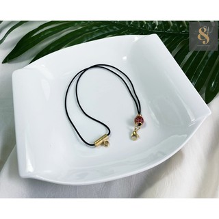 สร้อยคอเชือกร่ม 2 มิล แต่งตุ้มทองเหลืองไข่ปลาสีแดง ก้ามปูทองเลเซอร์ พร้อมแคปซูลเลเซอร์แบบมีห่วงใส่พระด้านหลัง S01