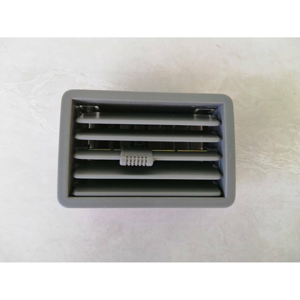 ช่องลมแอร์ อันกลาง ISUZU TFR 2500,4JA1 สีเทา ราคาอันละ 180บาท