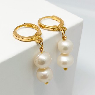 Triple Pearls Earring