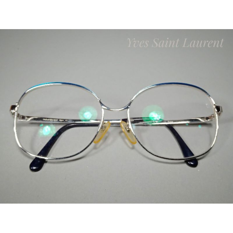 แว่นตามือสองYves Saint Laurent กรอบสีเงิน